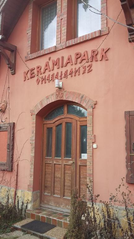 Keramiapark Guesthaus Hotel Budapest Eksteriør billede